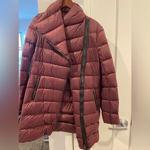 MACKAGE YARA-F5 BORDEAUX LONG LIGHT WEIGHT DOWN COAT WITH LEATHER TRIMS - Medium